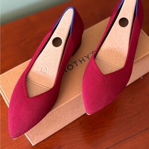 Rothy’s new High Point in Autumn Red! Size 8.5. Brand new in box. Never worn.